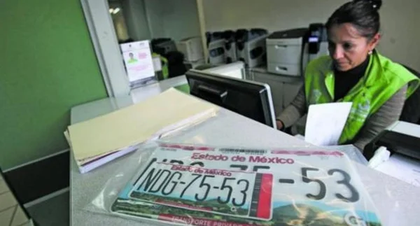 ¿Cuánto tiempo para verificar tras cambio de placas?
